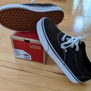 BRAND NEW Vans Doheny women's size 7.5 shoes
